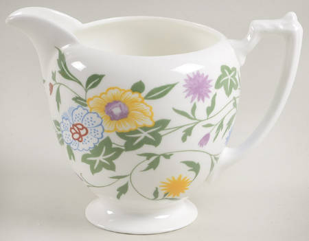 Flourish Creamer