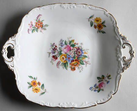 Fragrance (9504, Raised Edge) 10" Square Cake Plate