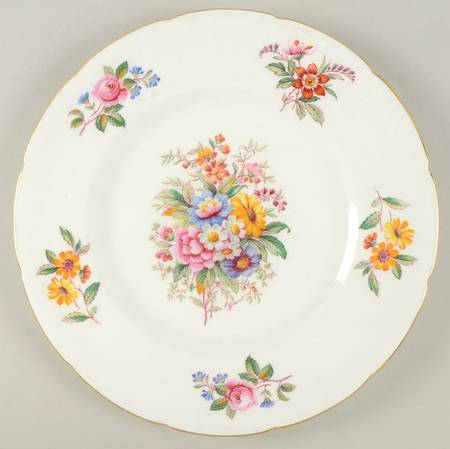 Fragrance (9054, Not Raised, Scalloped) Luncheon Plate