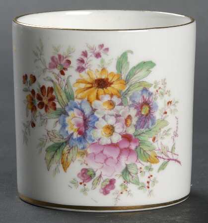 Fragrance (9054, Not Raised, Scalloped) Cigarette Holder