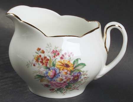 Fragrance (9054, Not Raised, Scalloped) Mini Creamer
