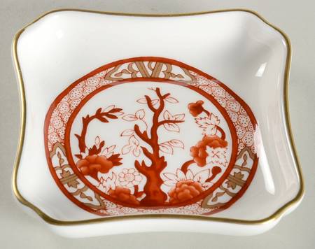 Indian Tree Coral (Scalloped) Square Ashtray