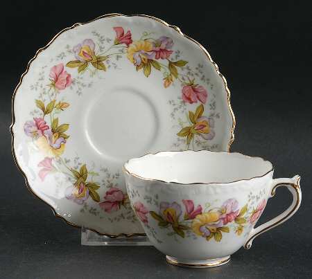 Marilyn Footed Cup & Saucer Set