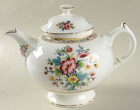 Ming Rose Teapot & Lid