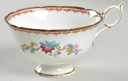 Pembroke (Scalloped Edge) Oversized Cup