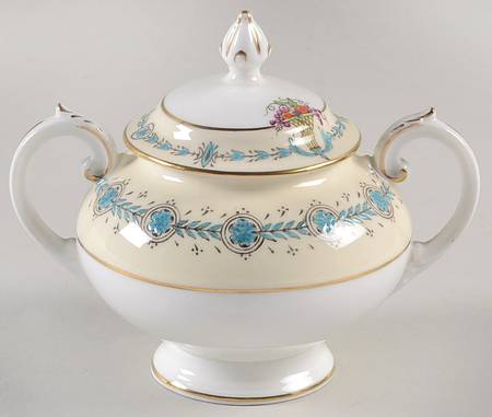 Queen Elizabeth Ivory Mini Sugar Bowl & Lid