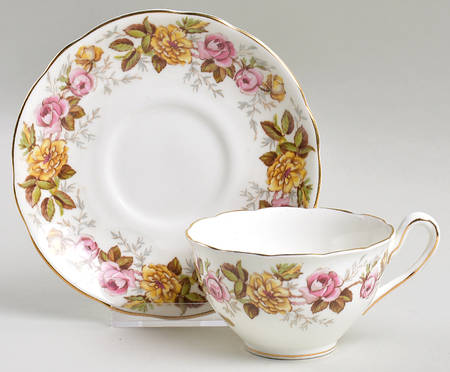 Rosalinda Flat Cup & Saucer Set