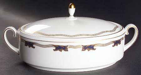 St. Malo Oval Covered Vegetable