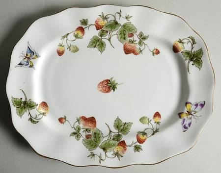Strawberry (Scalloped) 12" Oval Serving Platter