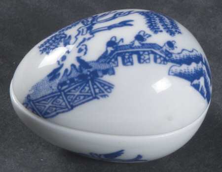The Willow Blue (Newer, Bone) Toy Egg Box & Lid
