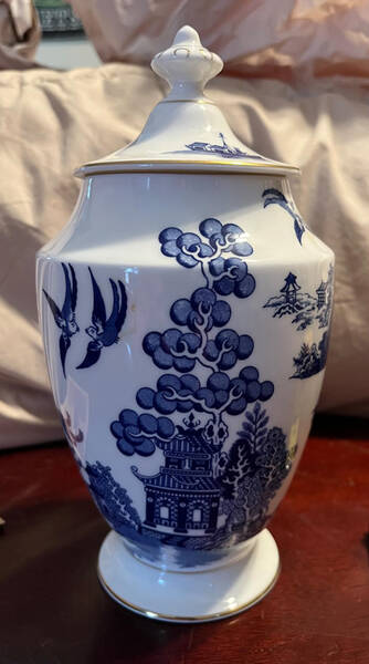 Willow Large Covered Jar & Lid