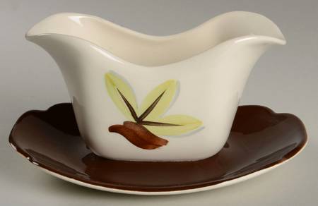 Woodleaf Gravy Boat with Attached Underplate
