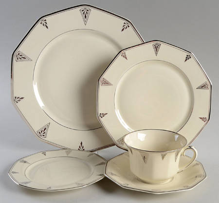 Deauville (Cream, 10 Sided) 5 Piece Place Setting