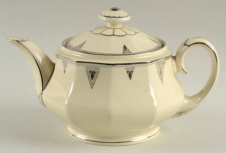 Deauville (Cream, 10 Sided) Teapot & Lid