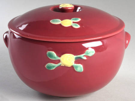 Rosebud 1.75 Qt Round Triple Service Covered Casserole