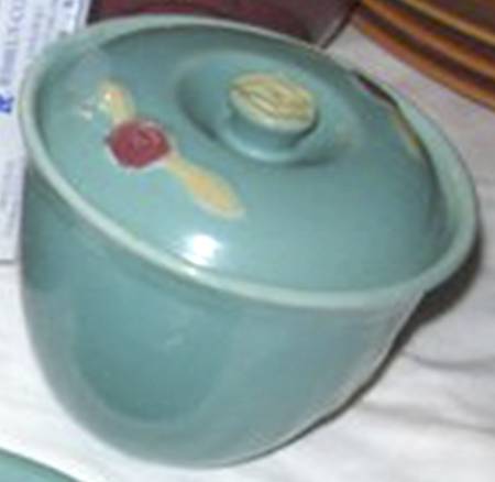 Rosebud Small Bean Pot & Lid