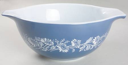 Colonial Mist 9" Cinderella Mixing Bowl