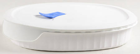 French White 1.5 Qt Oval Covered Divided Casseole & Plastic Lid