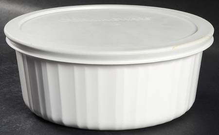 French White 1.50 Qt Round Covered Casserole with Plastic Lid