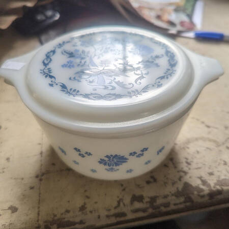 Old Town Blue (Corelle) 1 Qt Round Covered Casserole