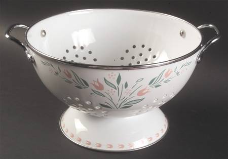 Rosemarie (Corelle) 3 Quart Metal Colander