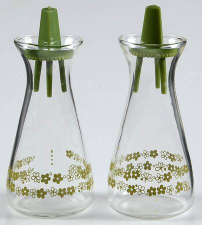 Spring Blossom (Large Flowers) Glassware Salt & Pepper Shakers W/Plastic Lids