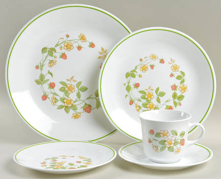 Strawberry Sundae (Corelle) 5 Piece Place Setting
