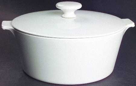 White Narrow Rim (Centura Line) 2.5 Quart Saucepan with Lid