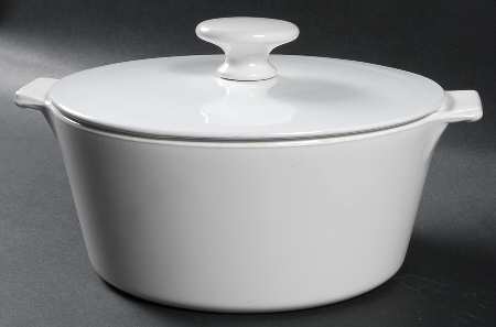 White Narrow Rim (Centura Line) 1.75 Quart Saucepan with Lid