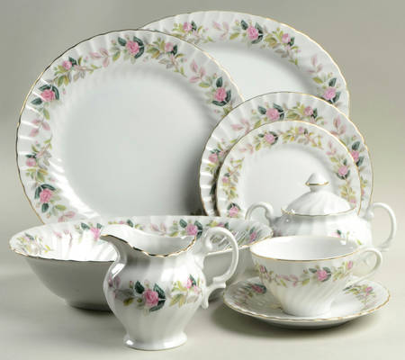 Regency Rose 45 Piece Starter Set