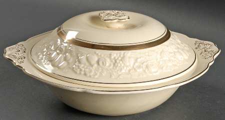 2057 Round Covered Vegetable