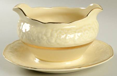 2057 Gravy Boat with Attached Underplate