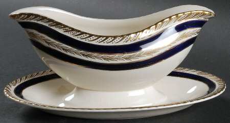 Duchess Gravy Boat with Attached Underplate