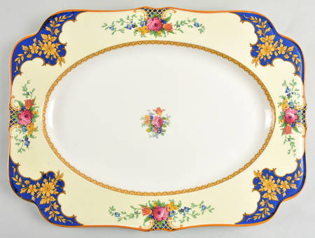 Westminster (Round, Scalloped) 16" Oval Serving Platter