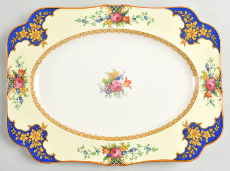 Westminster (Round, Scalloped) 10" Oval Serving Platter