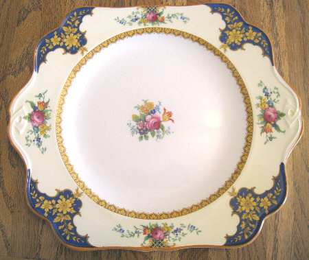 Westminster (Round, Scalloped) Square Handled Cake Plate