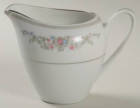 Rosebriar Creamer by Crest Wood