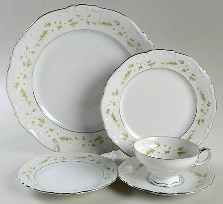 Bridal Wreath 5 Piece Place Setting