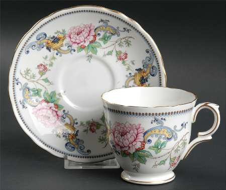 Chelsea Manor Footed Cup & Saucer Set
