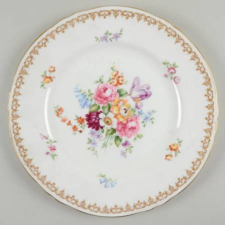 England's Bouquet Dinner Plate