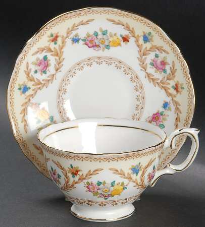 F15744 Footed Cup & Saucer Set