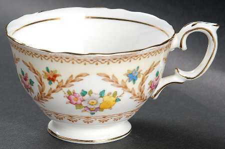 F15744 Footed Cup