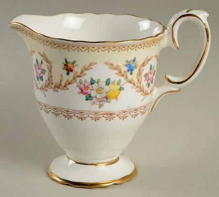F15744 Creamer