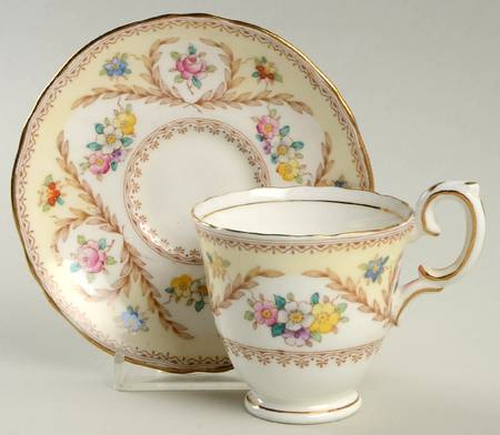 F15744 Footed Demitasse Cup & Saucer Set