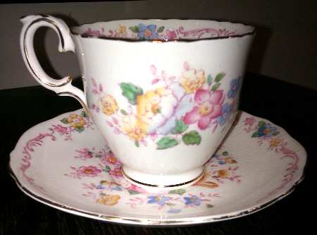 F15767 Footed Cup & Saucer Set