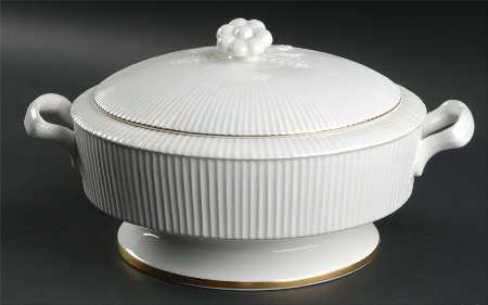 Golden Glory Round Covered Vegetable