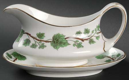 Green Vine Gravy Boat & Underplate