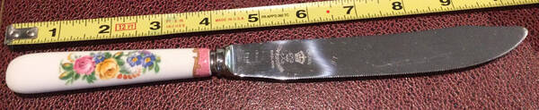 Lyric Tunis (Scalloped) Large Dinner Knife