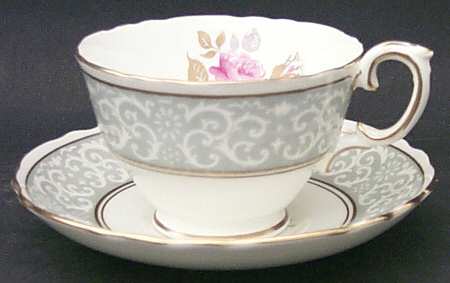 Park Lane Footed Cup & Saucer Set