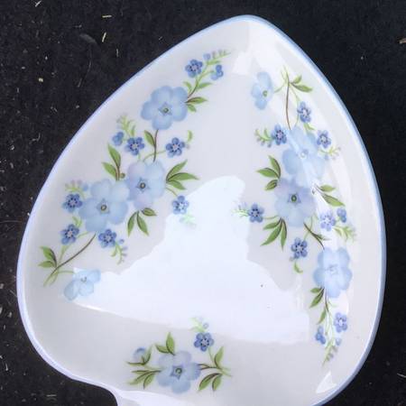 Rock Garden Spade Shaped Dish